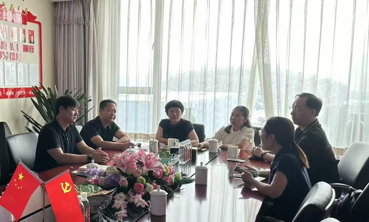 邢臺學院領(lǐng)導到訪岳氏集團  共繪大健康產(chǎn)業(yè)協(xié)同發(fā)展新藍圖